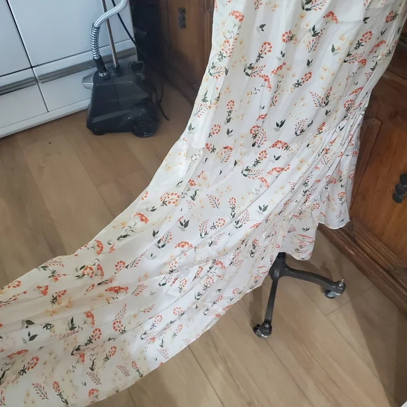 Petal & Pup Cream Strapless Floral Maxi Dress - Picture 7 of 11